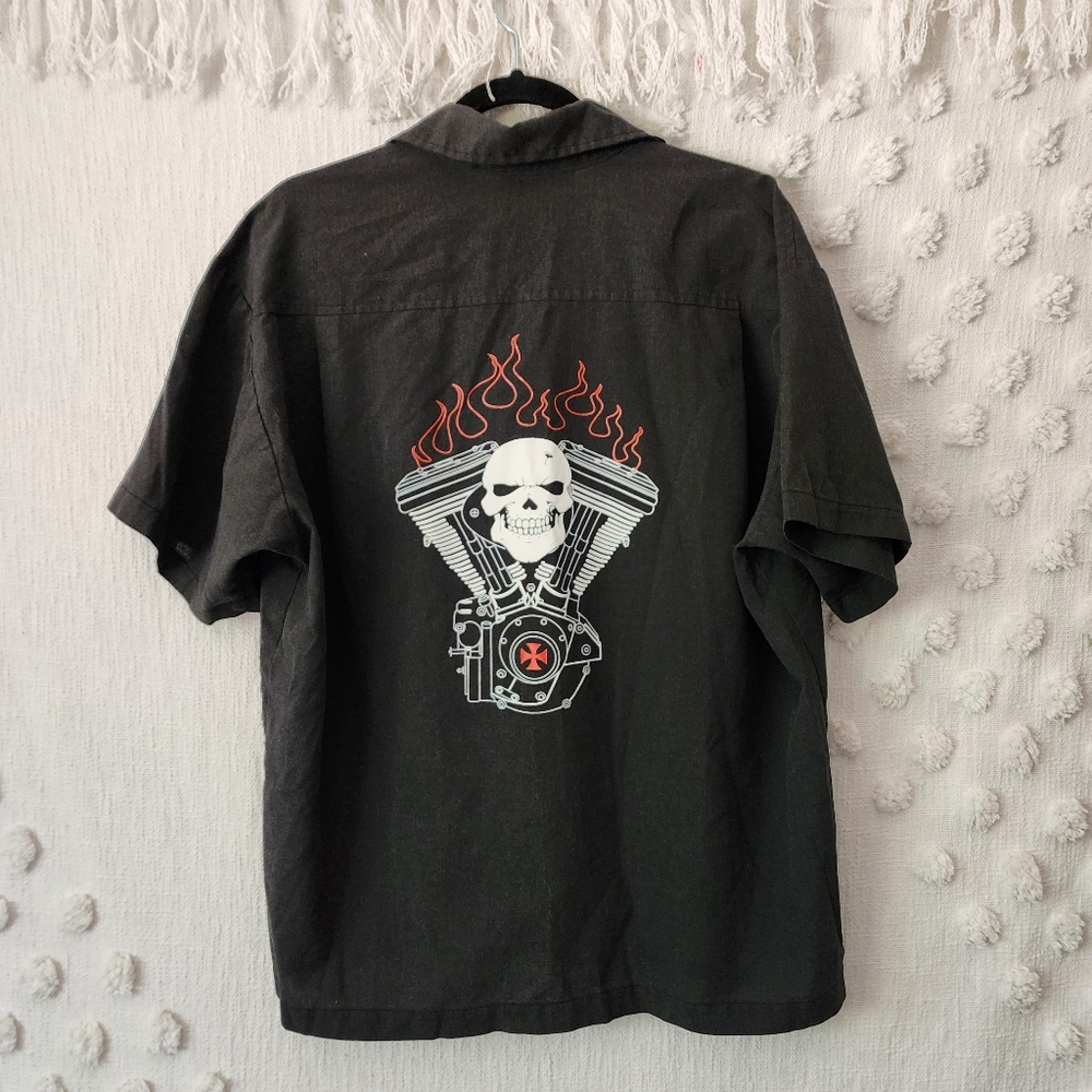 Vintage Men’s Johnny Suede Skull & Engine Black Button Up Bowling Shirt sz large